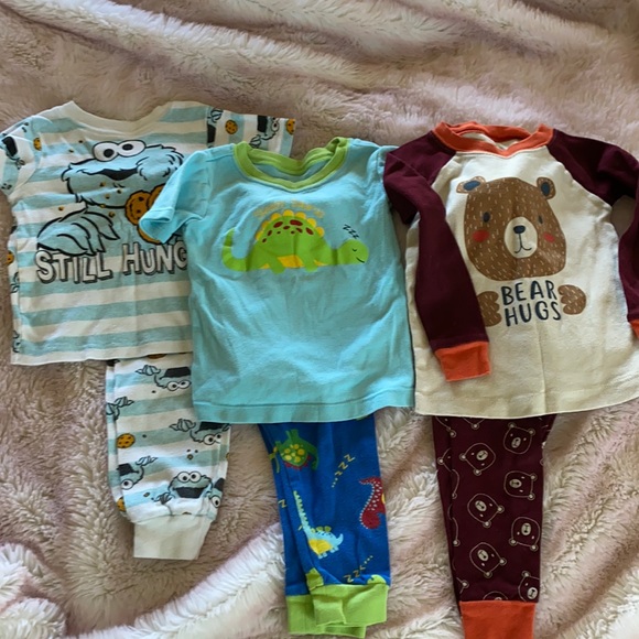 Set of 3 toddler pajamas